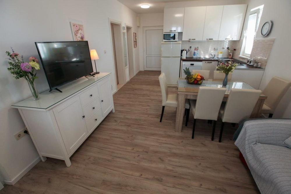 Apartments Luka Rogoznica  Eksteriør bilde