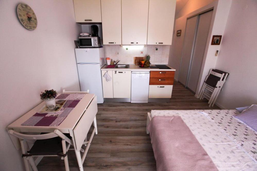 Apartments Luka Rogoznica  Eksteriør bilde