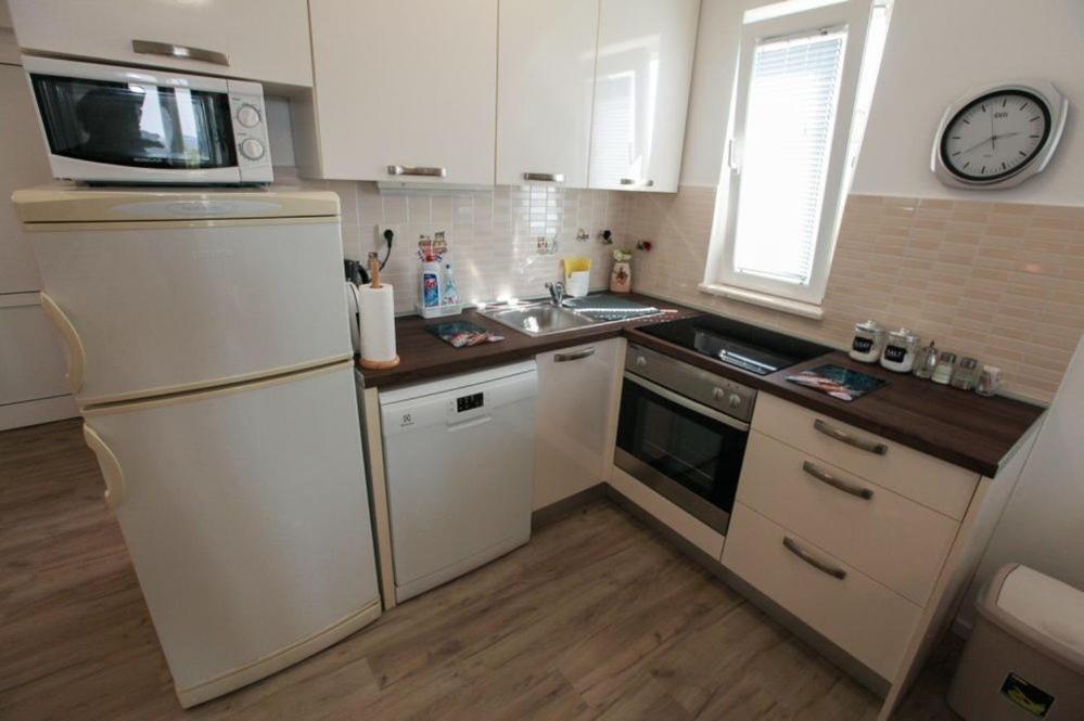 Apartments Luka Rogoznica  Eksteriør bilde