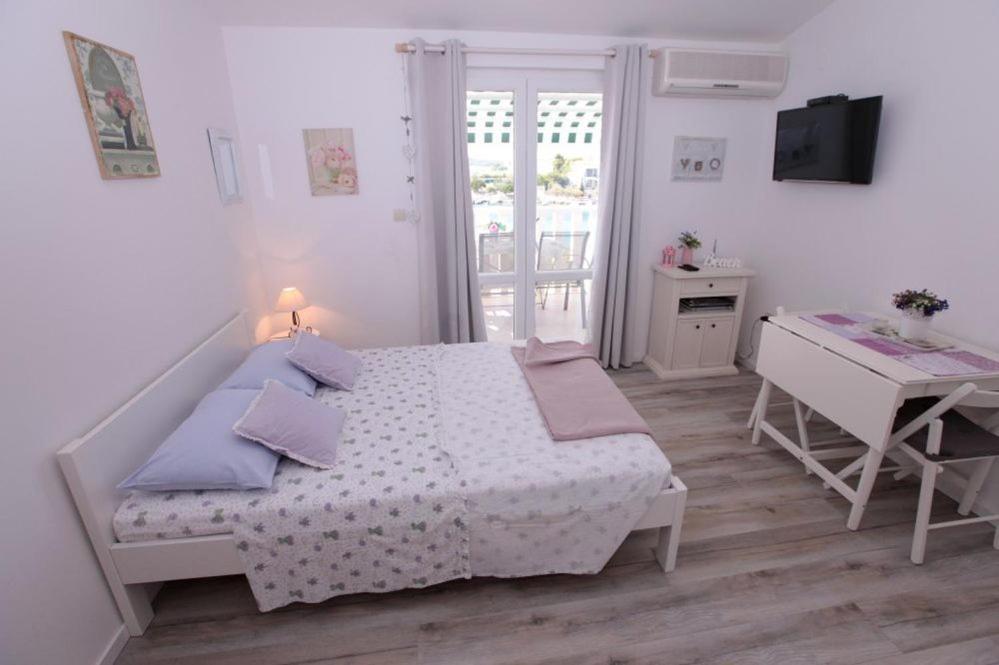 Apartments Luka Rogoznica  Eksteriør bilde
