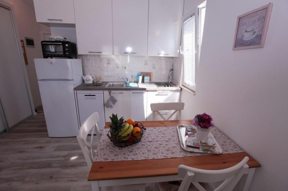 Apartments Luka Rogoznica  Eksteriør bilde